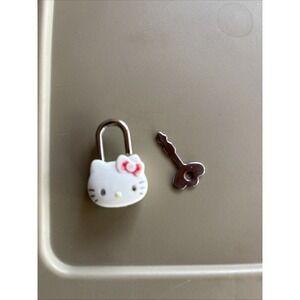 HELLO KITTY Padlock Cadena W/Key Bag Charm Vintage‎ Faded Paint On Face